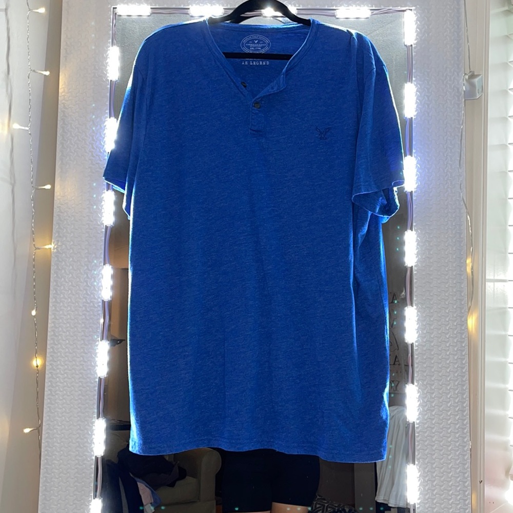 American Eagle 2 Botton Up Tee